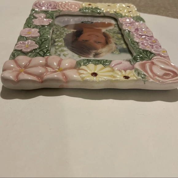 Vintage LaVie ceramic photo frame. Painted floral motif - Picture 5 of 9